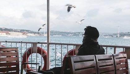 kering.com-曼联正式宣布签约逆天前锋，转会市场火热，曼联引进前锋