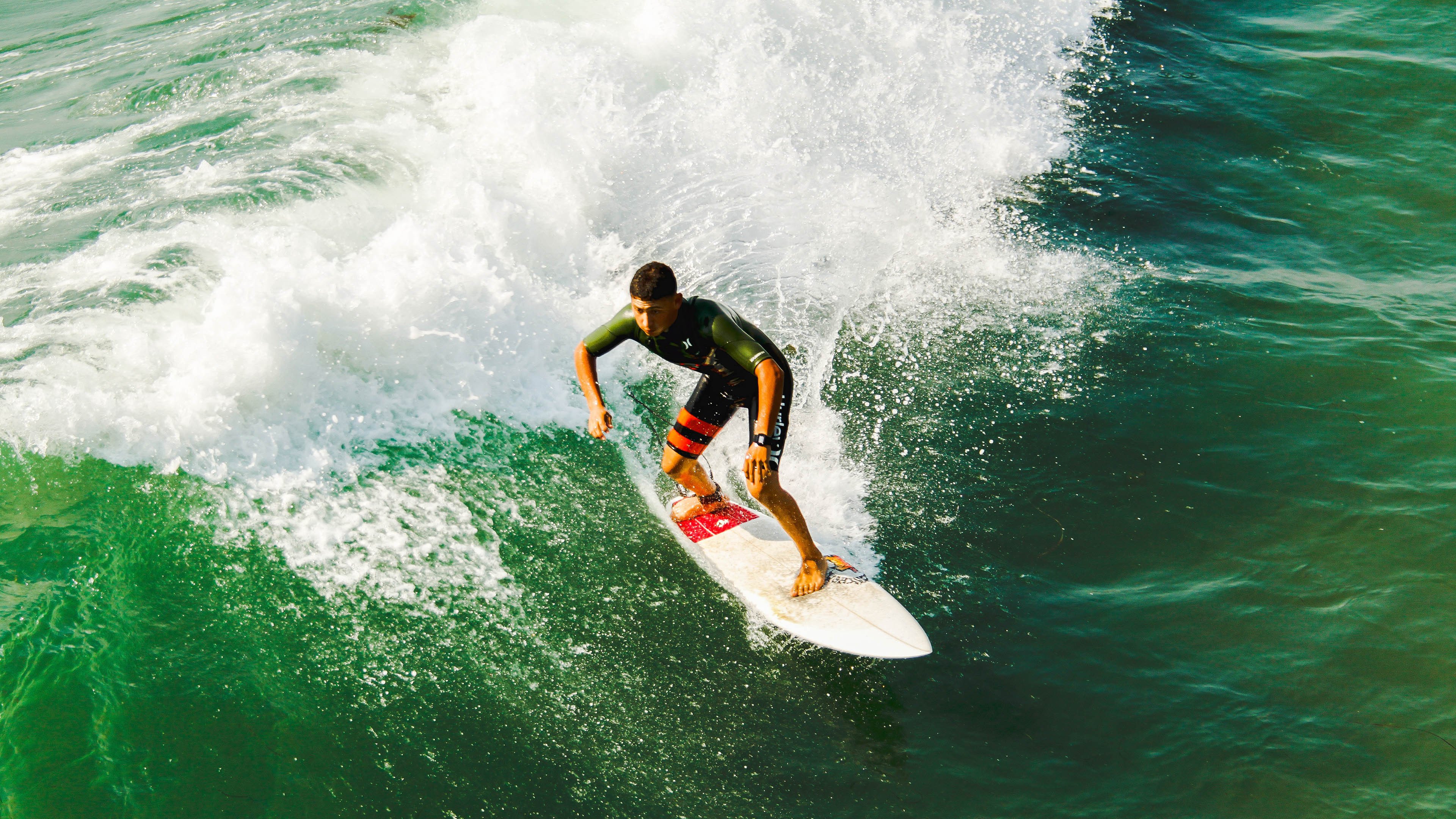 “速度与激情”的碰撞：顶尖车手激烈竞争瞬间，速度与激情车手排名